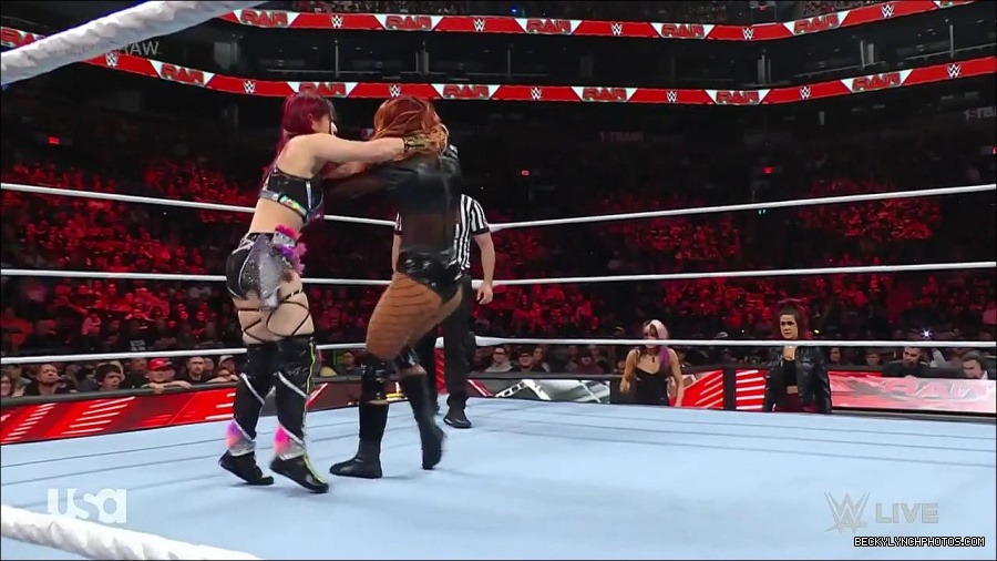 WWE_WrestleMania_Raw_2023_03_27_720p_HDTV_x264-NWCHD_mp4_000911164.jpg