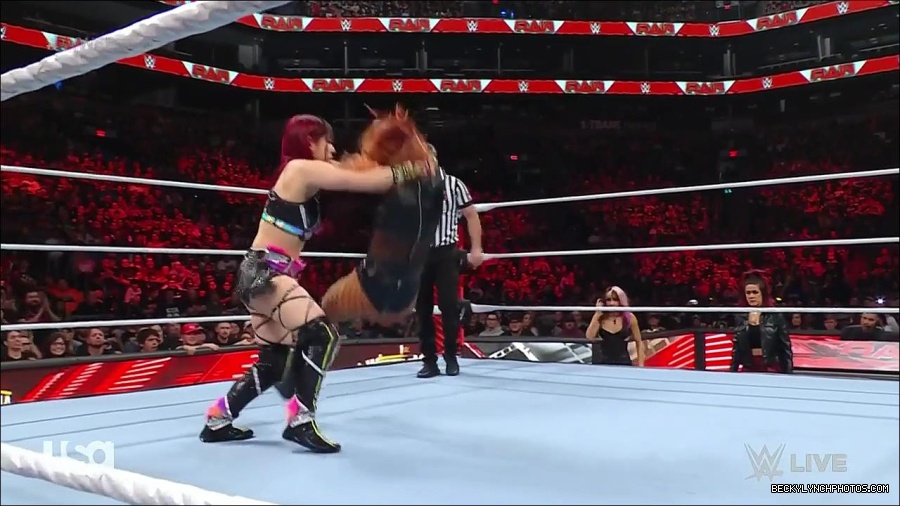 WWE_WrestleMania_Raw_2023_03_27_720p_HDTV_x264-NWCHD_mp4_000911565.jpg