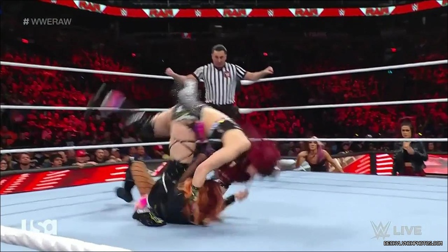 WWE_WrestleMania_Raw_2023_03_27_720p_HDTV_x264-NWCHD_mp4_000911965.jpg