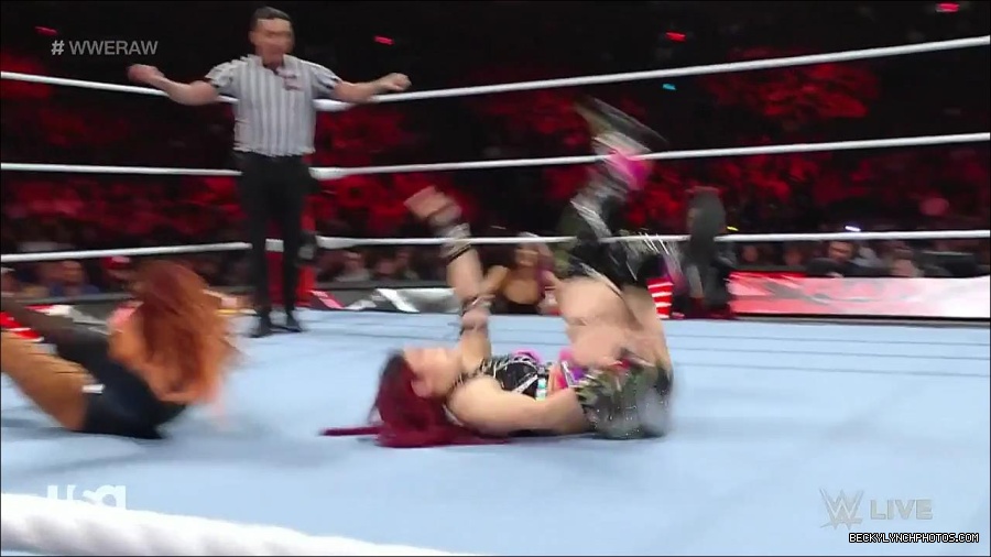 WWE_WrestleMania_Raw_2023_03_27_720p_HDTV_x264-NWCHD_mp4_000912365.jpg