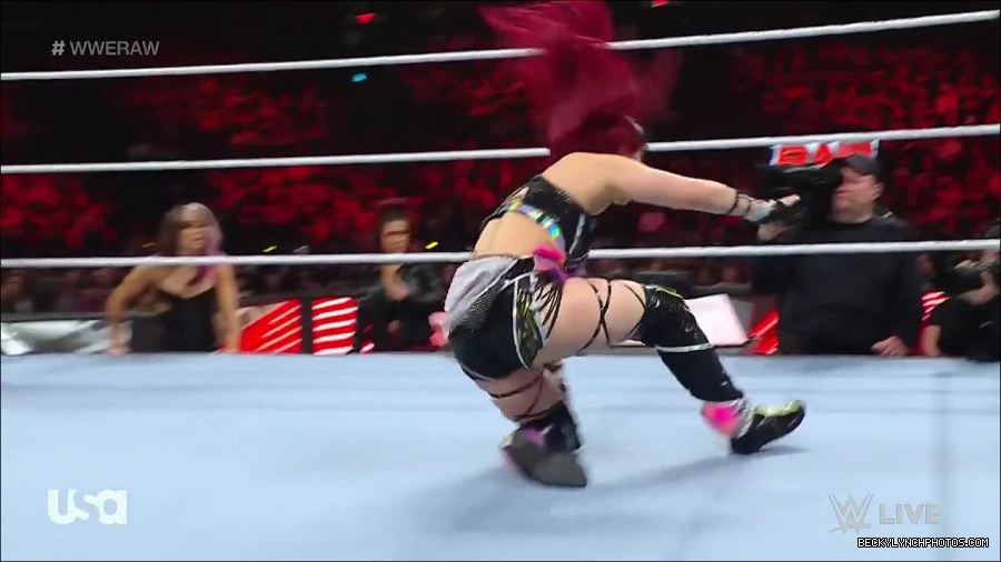 WWE_WrestleMania_Raw_2023_03_27_720p_HDTV_x264-NWCHD_mp4_000912766.jpg