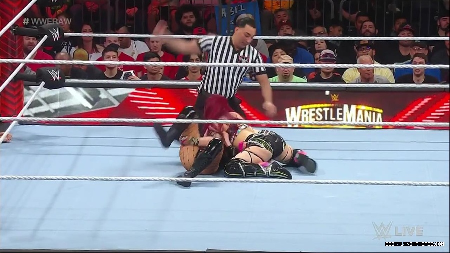 WWE_WrestleMania_Raw_2023_03_27_720p_HDTV_x264-NWCHD_mp4_000921575.jpg