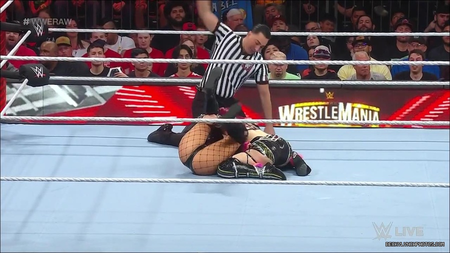 WWE_WrestleMania_Raw_2023_03_27_720p_HDTV_x264-NWCHD_mp4_000922375.jpg