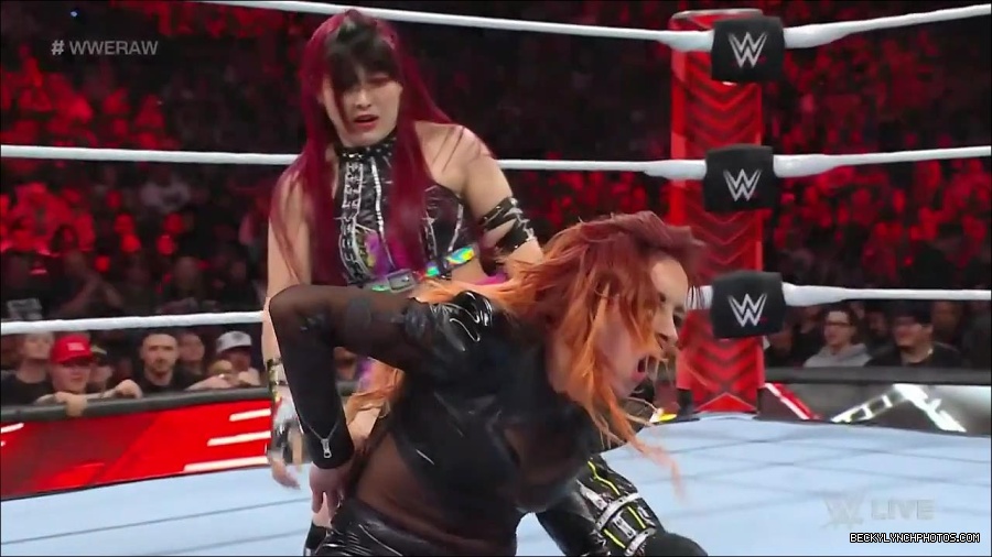 WWE_WrestleMania_Raw_2023_03_27_720p_HDTV_x264-NWCHD_mp4_000930784.jpg