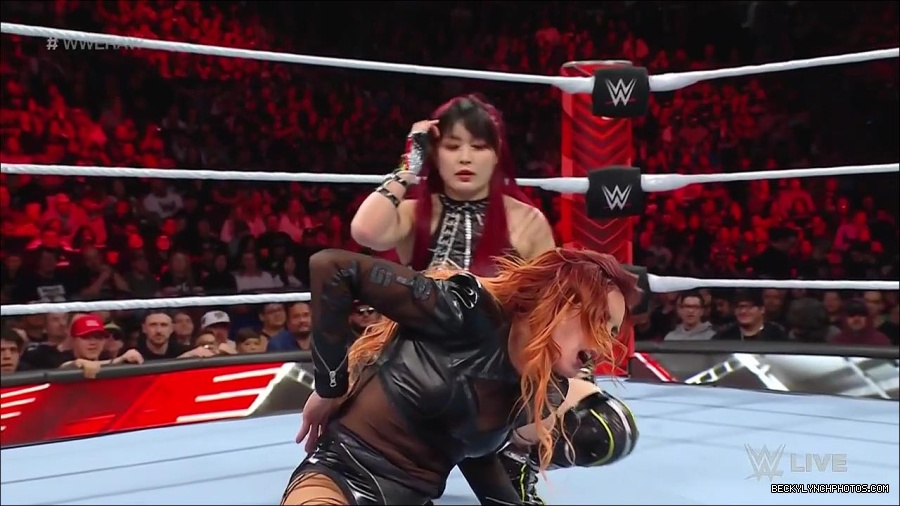 WWE_WrestleMania_Raw_2023_03_27_720p_HDTV_x264-NWCHD_mp4_000931585.jpg