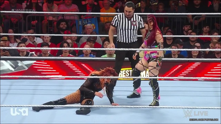 WWE_WrestleMania_Raw_2023_03_27_720p_HDTV_x264-NWCHD_mp4_000933587.jpg