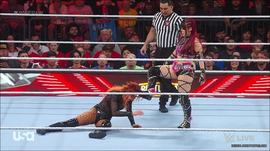 WWE_WrestleMania_Raw_2023_03_27_720p_HDTV_x264-NWCHD_mp4_000933987.jpg