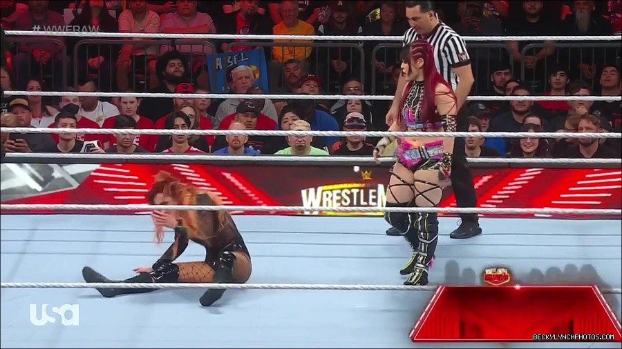 WWE_WrestleMania_Raw_2023_03_27_720p_HDTV_x264-NWCHD_mp4_000934788.jpg