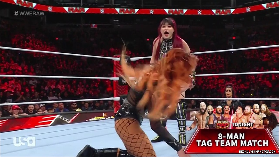 WWE_WrestleMania_Raw_2023_03_27_720p_HDTV_x264-NWCHD_mp4_000939593.jpg