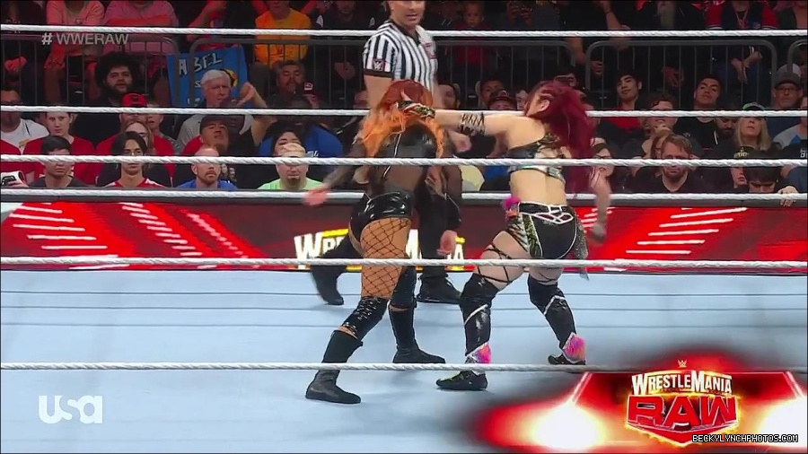 WWE_WrestleMania_Raw_2023_03_27_720p_HDTV_x264-NWCHD_mp4_000947200.jpg
