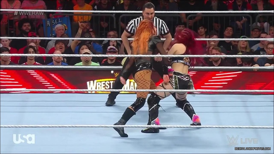 WWE_WrestleMania_Raw_2023_03_27_720p_HDTV_x264-NWCHD_mp4_000950003.jpg
