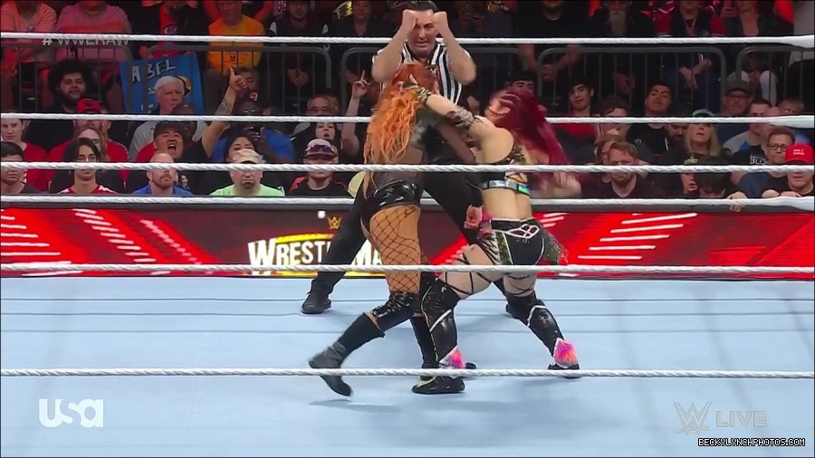 WWE_WrestleMania_Raw_2023_03_27_720p_HDTV_x264-NWCHD_mp4_000950403.jpg