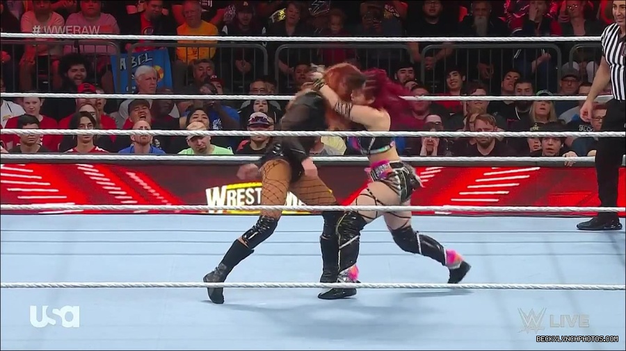 WWE_WrestleMania_Raw_2023_03_27_720p_HDTV_x264-NWCHD_mp4_000952806.jpg