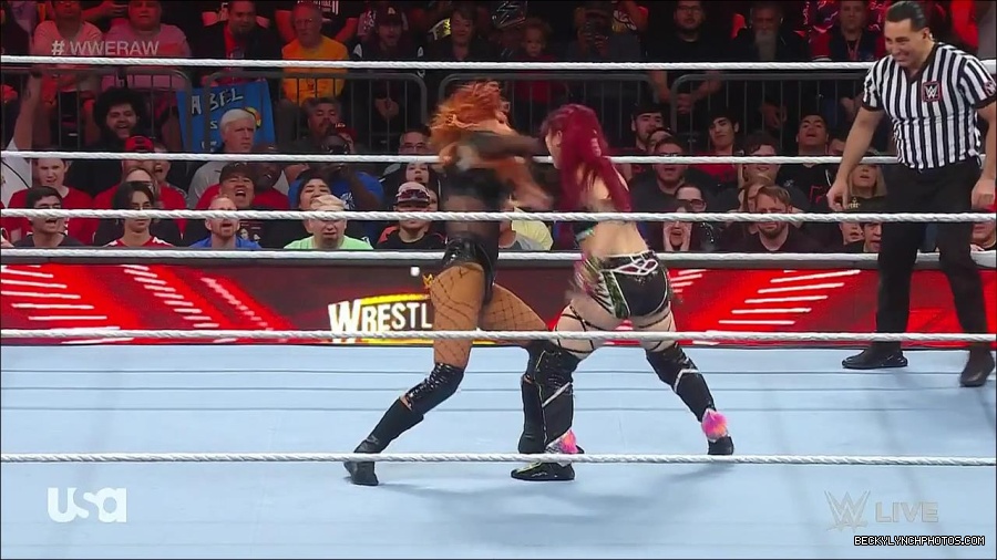 WWE_WrestleMania_Raw_2023_03_27_720p_HDTV_x264-NWCHD_mp4_000954407.jpg