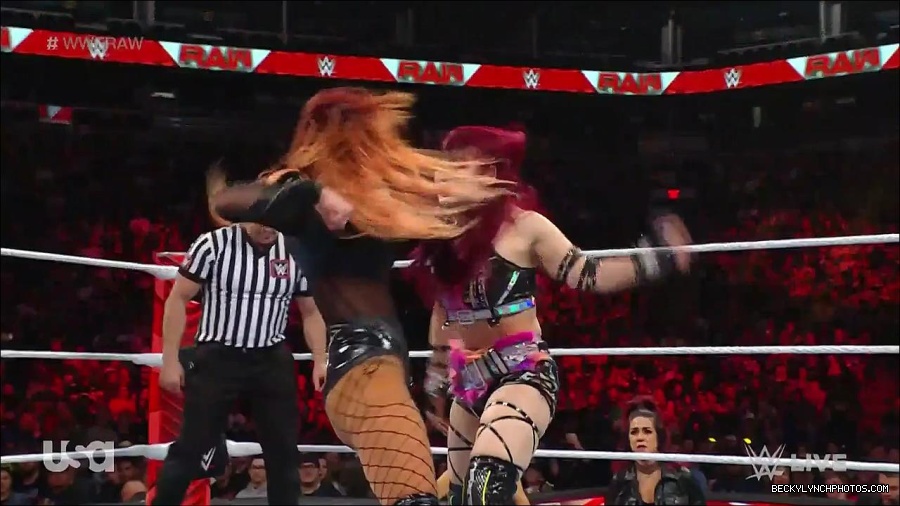WWE_WrestleMania_Raw_2023_03_27_720p_HDTV_x264-NWCHD_mp4_000954808.jpg