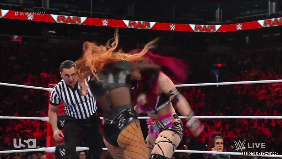WWE_WrestleMania_Raw_2023_03_27_720p_HDTV_x264-NWCHD_mp4_000955609.jpg