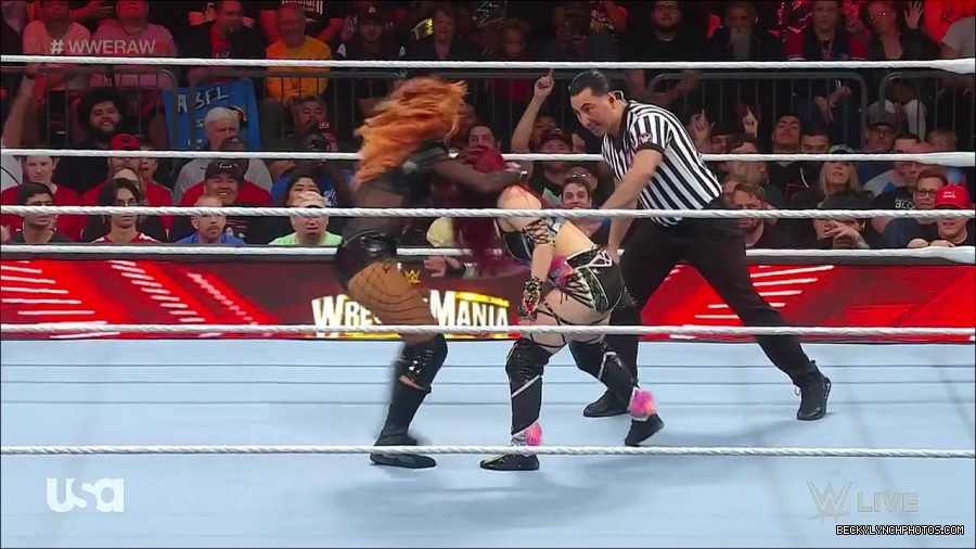 WWE_WrestleMania_Raw_2023_03_27_720p_HDTV_x264-NWCHD_mp4_000957611.jpg