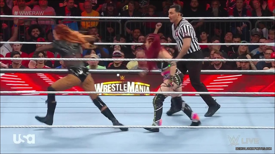 WWE_WrestleMania_Raw_2023_03_27_720p_HDTV_x264-NWCHD_mp4_000958011.jpg