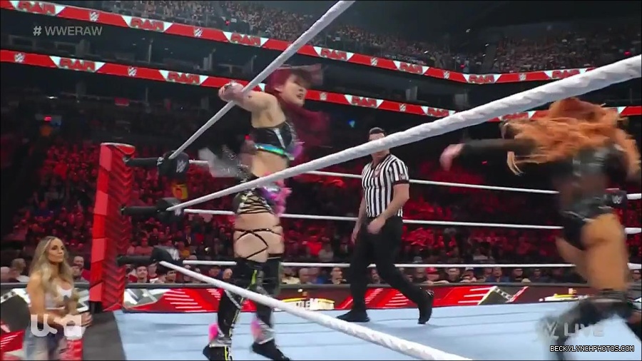 WWE_WrestleMania_Raw_2023_03_27_720p_HDTV_x264-NWCHD_mp4_000959613.jpg