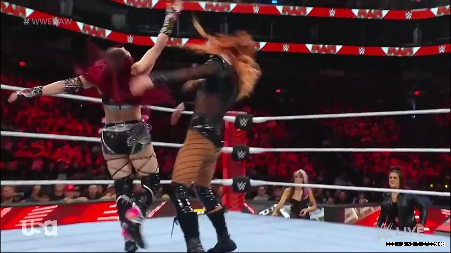 WWE_WrestleMania_Raw_2023_03_27_720p_HDTV_x264-NWCHD_mp4_000960814.jpg