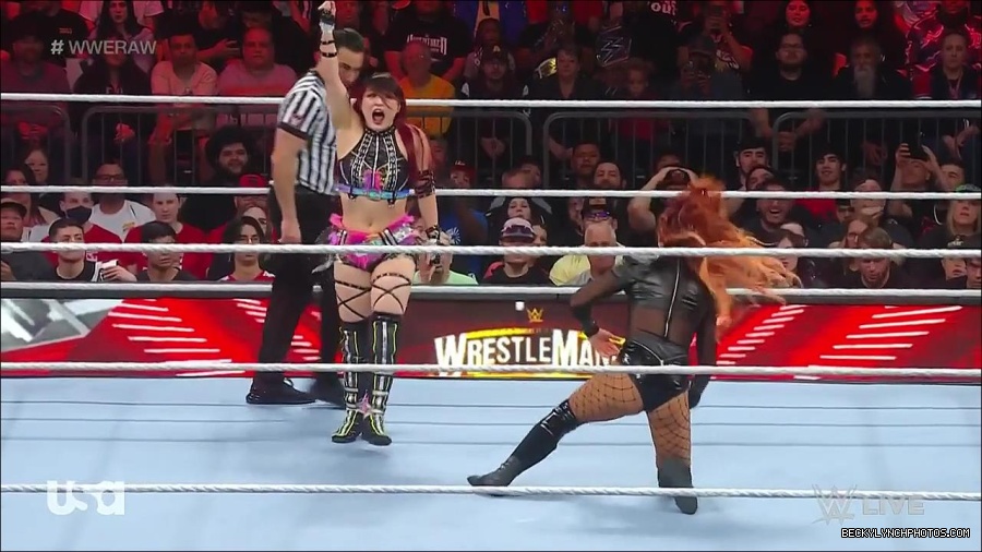 WWE_WrestleMania_Raw_2023_03_27_720p_HDTV_x264-NWCHD_mp4_000962816.jpg