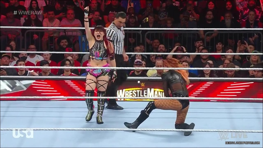 WWE_WrestleMania_Raw_2023_03_27_720p_HDTV_x264-NWCHD_mp4_000963216.jpg