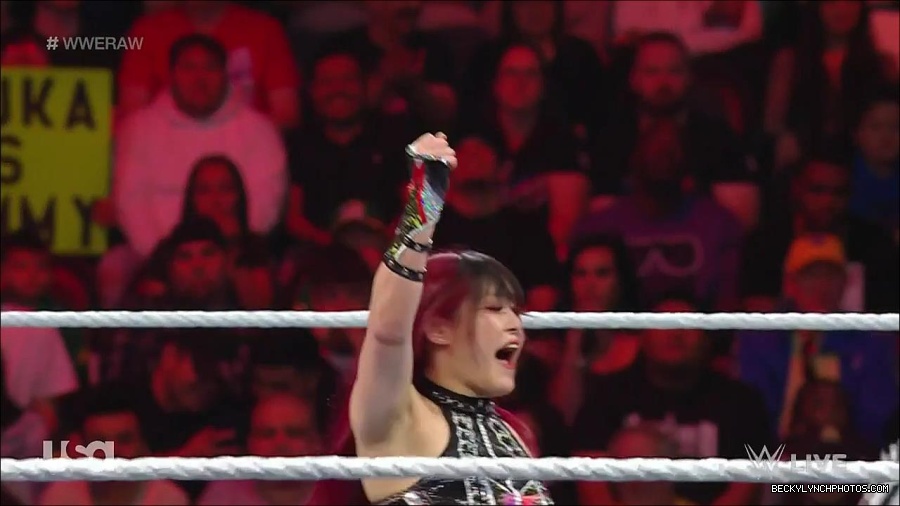 WWE_WrestleMania_Raw_2023_03_27_720p_HDTV_x264-NWCHD_mp4_000964017.jpg