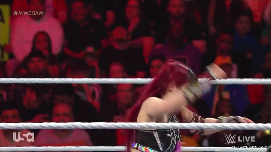 WWE_WrestleMania_Raw_2023_03_27_720p_HDTV_x264-NWCHD_mp4_000964417.jpg