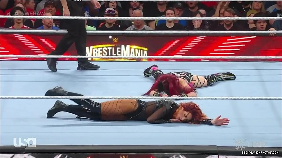 WWE_WrestleMania_Raw_2023_03_27_720p_HDTV_x264-NWCHD_mp4_000970824.jpg