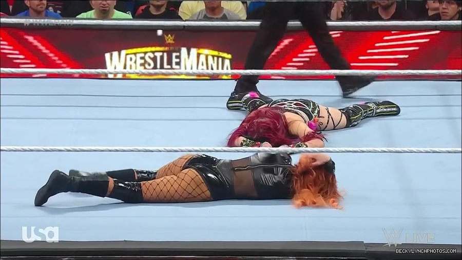 WWE_WrestleMania_Raw_2023_03_27_720p_HDTV_x264-NWCHD_mp4_000972425.jpg
