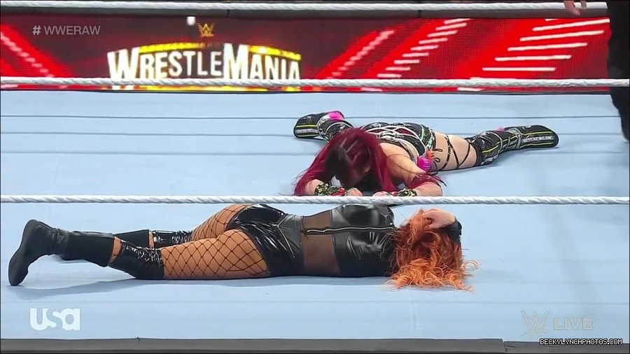 WWE_WrestleMania_Raw_2023_03_27_720p_HDTV_x264-NWCHD_mp4_000973627.jpg