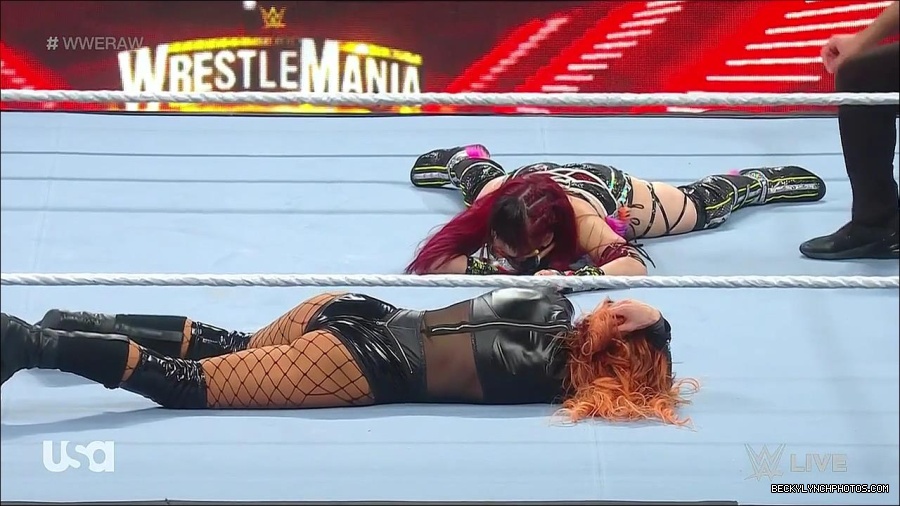 WWE_WrestleMania_Raw_2023_03_27_720p_HDTV_x264-NWCHD_mp4_000974828.jpg
