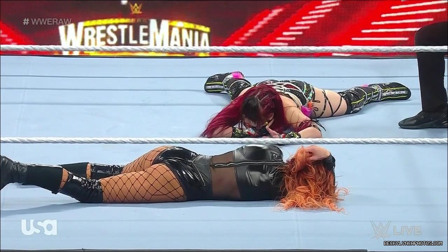 WWE_WrestleMania_Raw_2023_03_27_720p_HDTV_x264-NWCHD_mp4_000975228.jpg