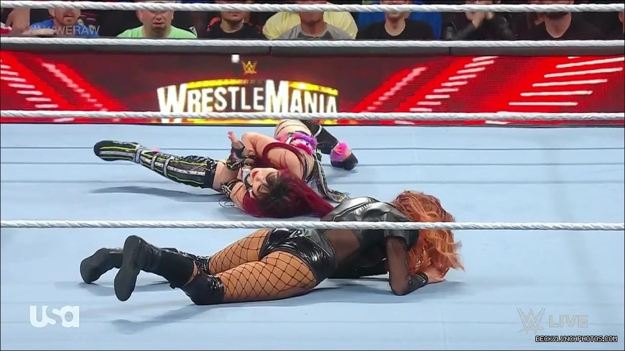 WWE_WrestleMania_Raw_2023_03_27_720p_HDTV_x264-NWCHD_mp4_000982435.jpg