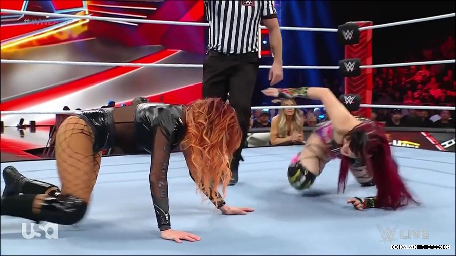 WWE_WrestleMania_Raw_2023_03_27_720p_HDTV_x264-NWCHD_mp4_000985639.jpg