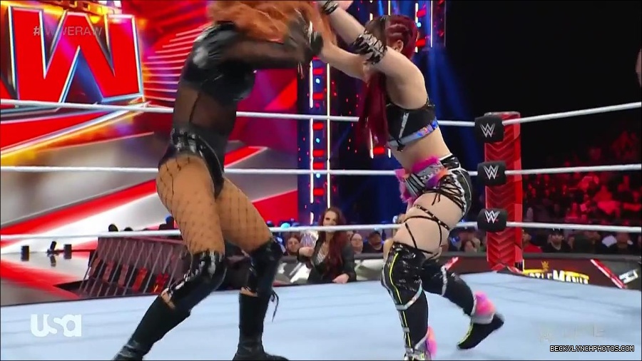 WWE_WrestleMania_Raw_2023_03_27_720p_HDTV_x264-NWCHD_mp4_000987641.jpg
