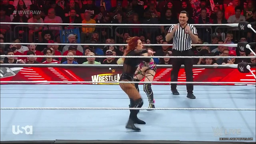 WWE_WrestleMania_Raw_2023_03_27_720p_HDTV_x264-NWCHD_mp4_000989242.jpg