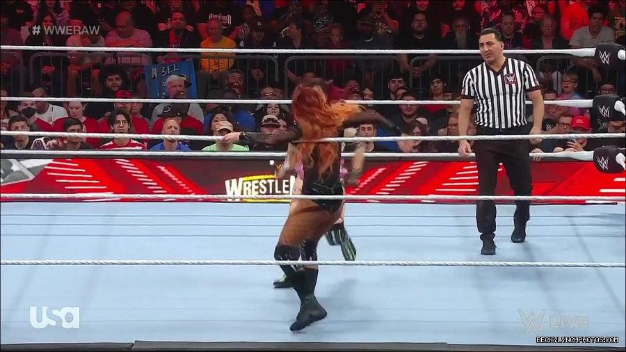 WWE_WrestleMania_Raw_2023_03_27_720p_HDTV_x264-NWCHD_mp4_000990443.jpg