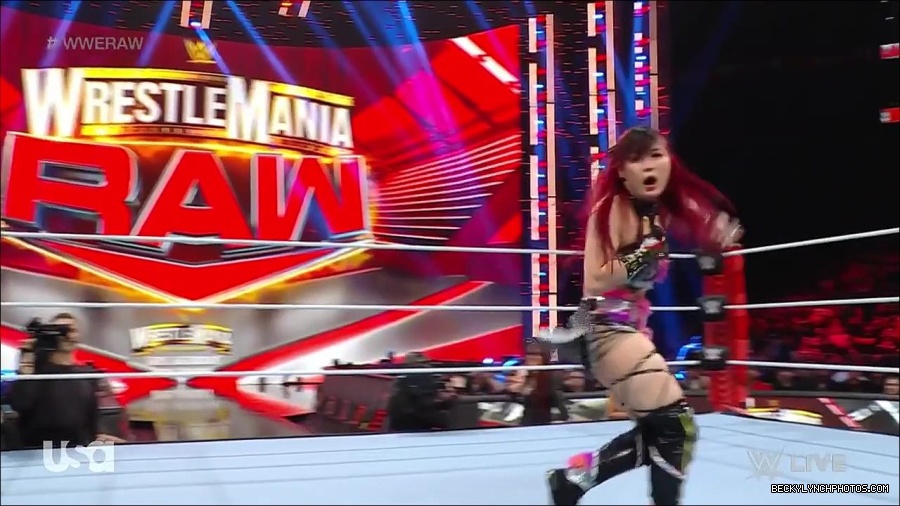 WWE_WrestleMania_Raw_2023_03_27_720p_HDTV_x264-NWCHD_mp4_000992045.jpg