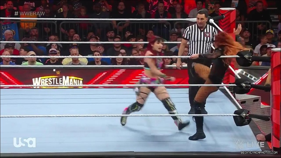 WWE_WrestleMania_Raw_2023_03_27_720p_HDTV_x264-NWCHD_mp4_000993647.jpg