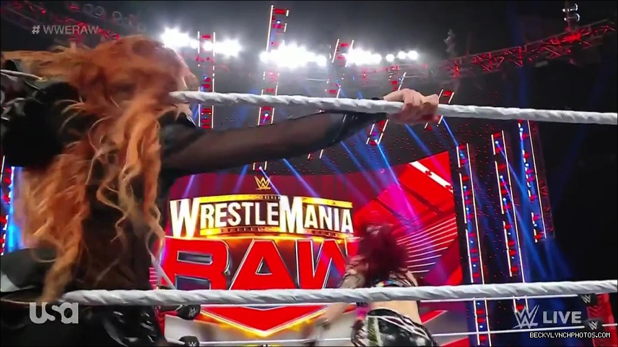 WWE_WrestleMania_Raw_2023_03_27_720p_HDTV_x264-NWCHD_mp4_000994447.jpg