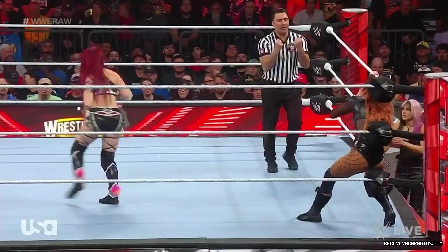 WWE_WrestleMania_Raw_2023_03_27_720p_HDTV_x264-NWCHD_mp4_000995248.jpg