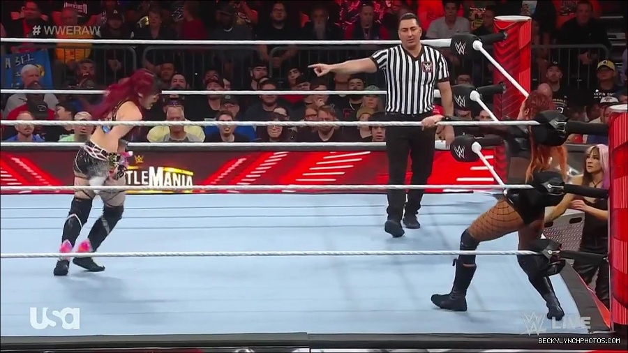 WWE_WrestleMania_Raw_2023_03_27_720p_HDTV_x264-NWCHD_mp4_000995649.jpg