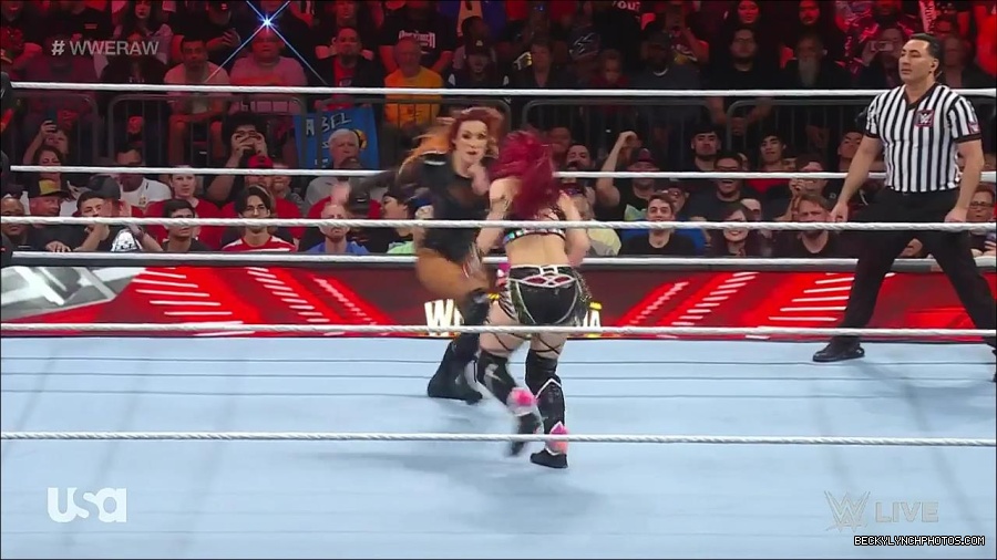 WWE_WrestleMania_Raw_2023_03_27_720p_HDTV_x264-NWCHD_mp4_000998852.jpg