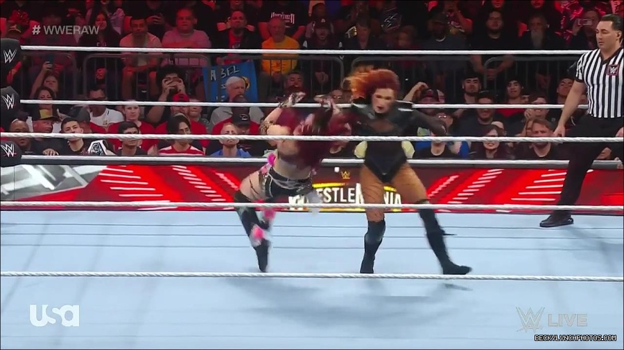 WWE_WrestleMania_Raw_2023_03_27_720p_HDTV_x264-NWCHD_mp4_000999252.jpg
