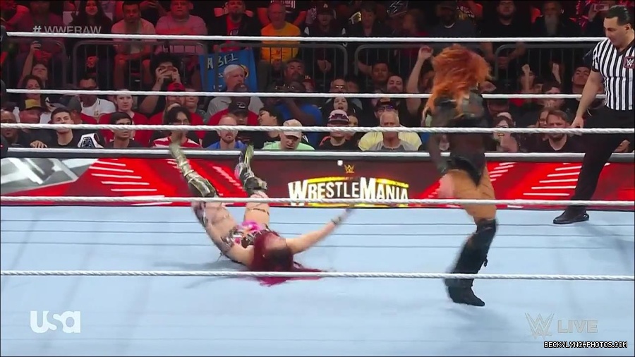 WWE_WrestleMania_Raw_2023_03_27_720p_HDTV_x264-NWCHD_mp4_000999653.jpg