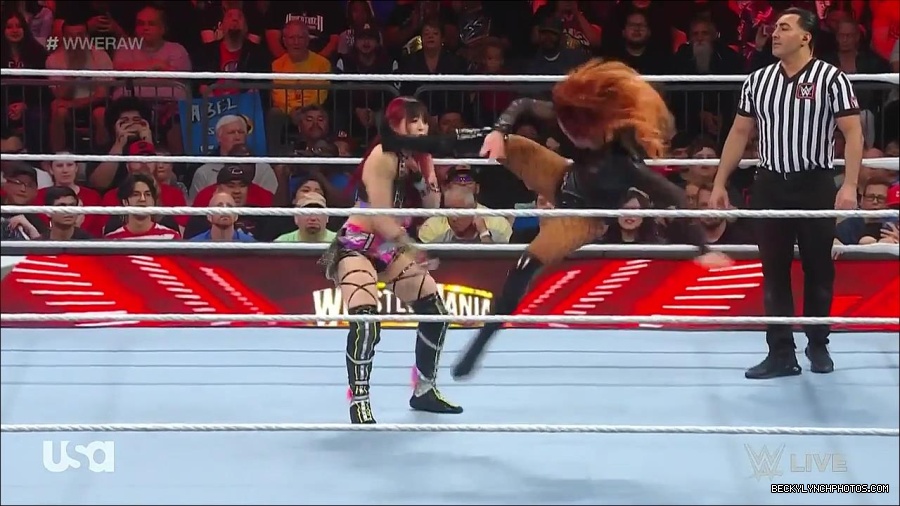WWE_WrestleMania_Raw_2023_03_27_720p_HDTV_x264-NWCHD_mp4_001001655.jpg