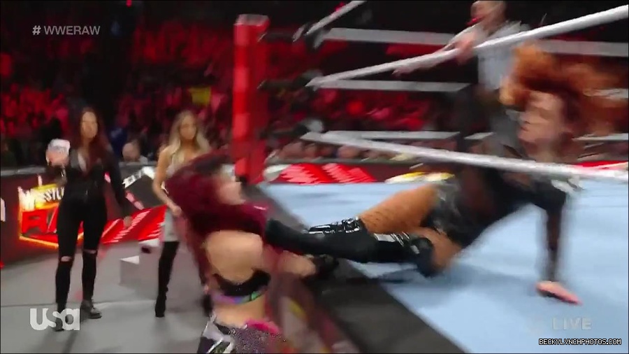 WWE_WrestleMania_Raw_2023_03_27_720p_HDTV_x264-NWCHD_mp4_001010063.jpg