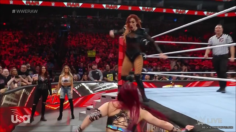 WWE_WrestleMania_Raw_2023_03_27_720p_HDTV_x264-NWCHD_mp4_001017270.jpg