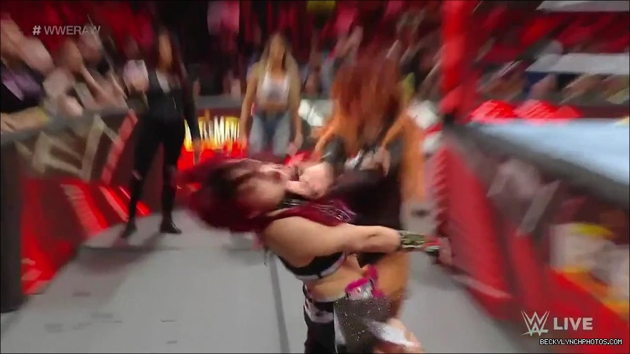WWE_WrestleMania_Raw_2023_03_27_720p_HDTV_x264-NWCHD_mp4_001018071.jpg